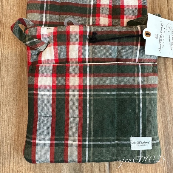Hearth & Hand Magnolia 2pc Christmas Plaid Potholders - Picture 6 of 12